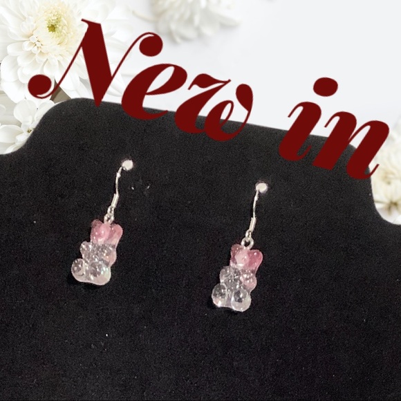 Jewelry - Boutique NEW - pink white gummy bear hook earrings